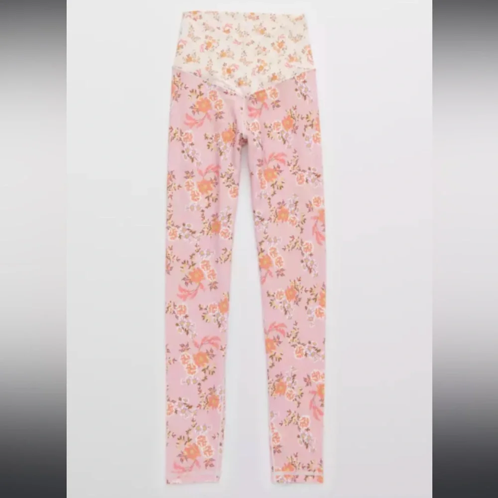 Offline by Aerie Real Me 7/8 Hi-Rise Crossover Floral Country Pink Leggings M - Picture 4 of 9